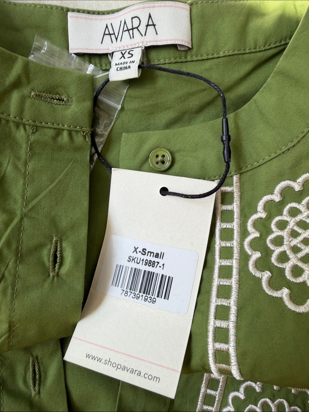 Avara Green Embroidered Midi Dress XS NWT - Picture 6 of 6